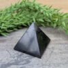 Shungite Pyramid Mid - Shungiet piramide (H4)
